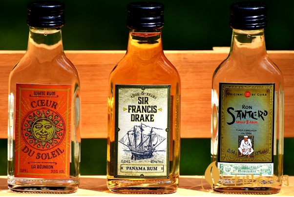 白朗姆酒和金朗姆酒區(qū)別 朗姆酒的分類(lèi)介紹