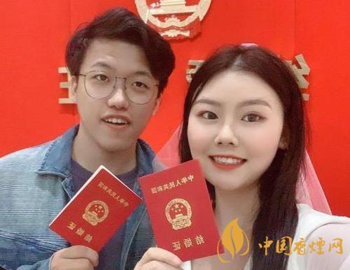 90后同名同姓情侶領(lǐng)證結(jié)婚 太有夫妻緣了！