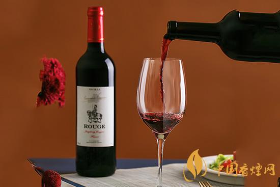 存放葡萄酒時酒瓶怎樣放置？葡萄酒存放的正確方法