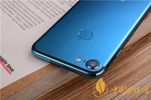 iphone12藍(lán)色好看嗎？ iphone12藍(lán)色和白色哪個好看？