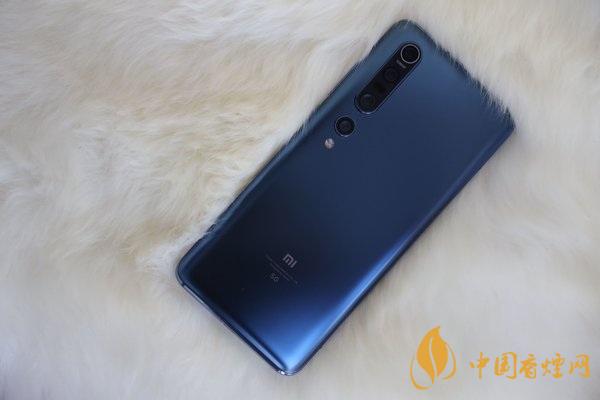 一加8t和小米10哪個好 相關配置參數比較