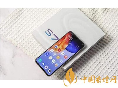 vivo和榮耀手機(jī)哪個(gè)好-vivo和榮耀參數(shù)配置對比