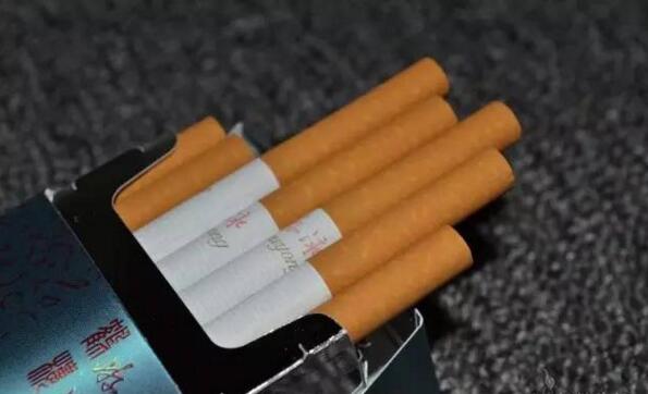 黃鶴樓游泳回歸，爺爺輩最喜愛的香煙品牌