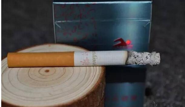 黃鶴樓游泳回歸，爺爺輩最喜愛的香煙品牌