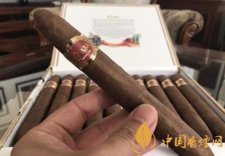 庫阿巴杰出雪茄圖片及口感品析 適合老茄客的一款雪茄！